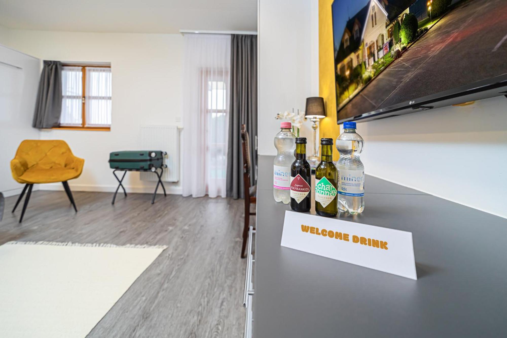 Отель Rigotanya Relax & Wellness Panzio Buekfuerdo Экстерьер фото