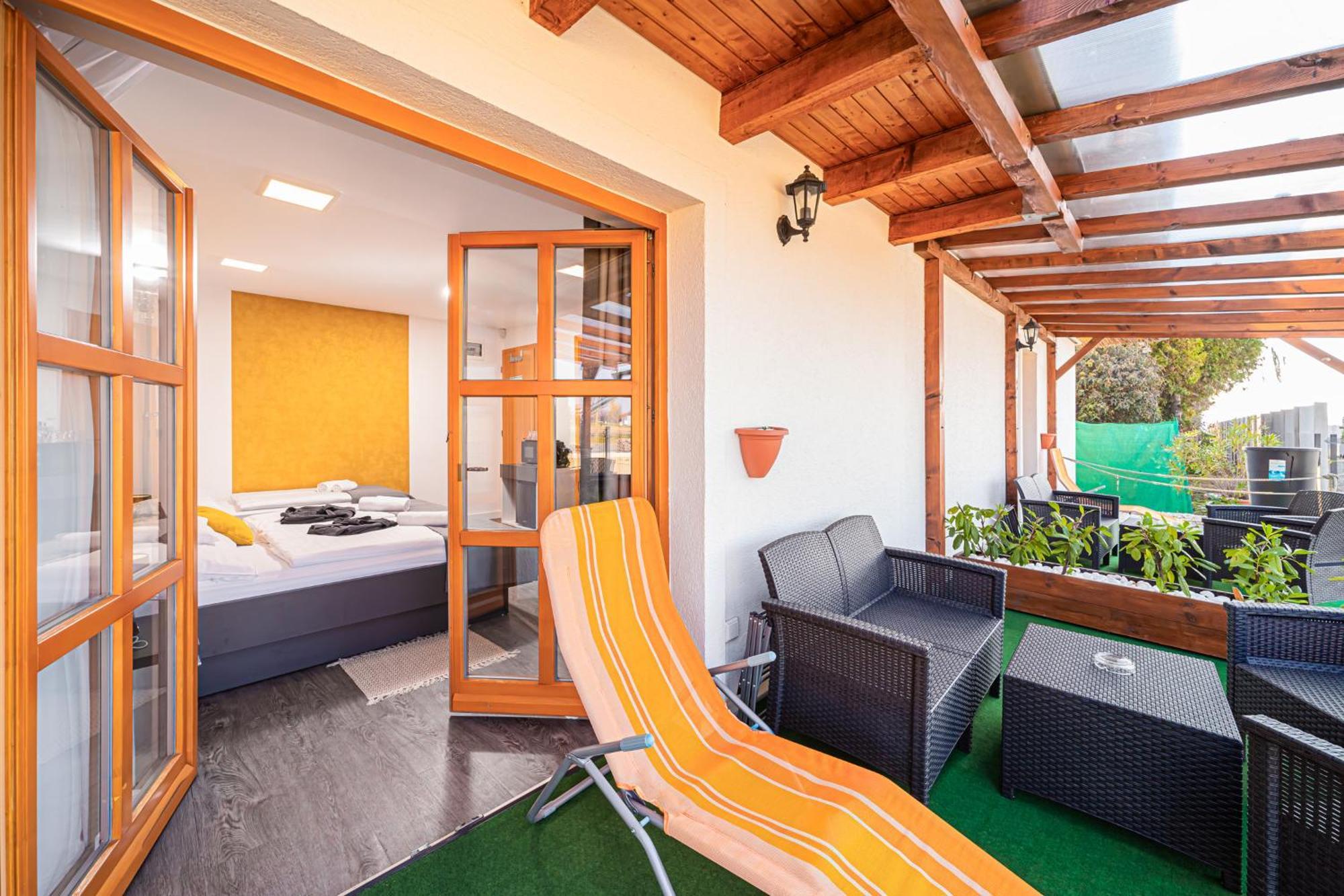 Отель Rigotanya Relax & Wellness Panzio Buekfuerdo Экстерьер фото
