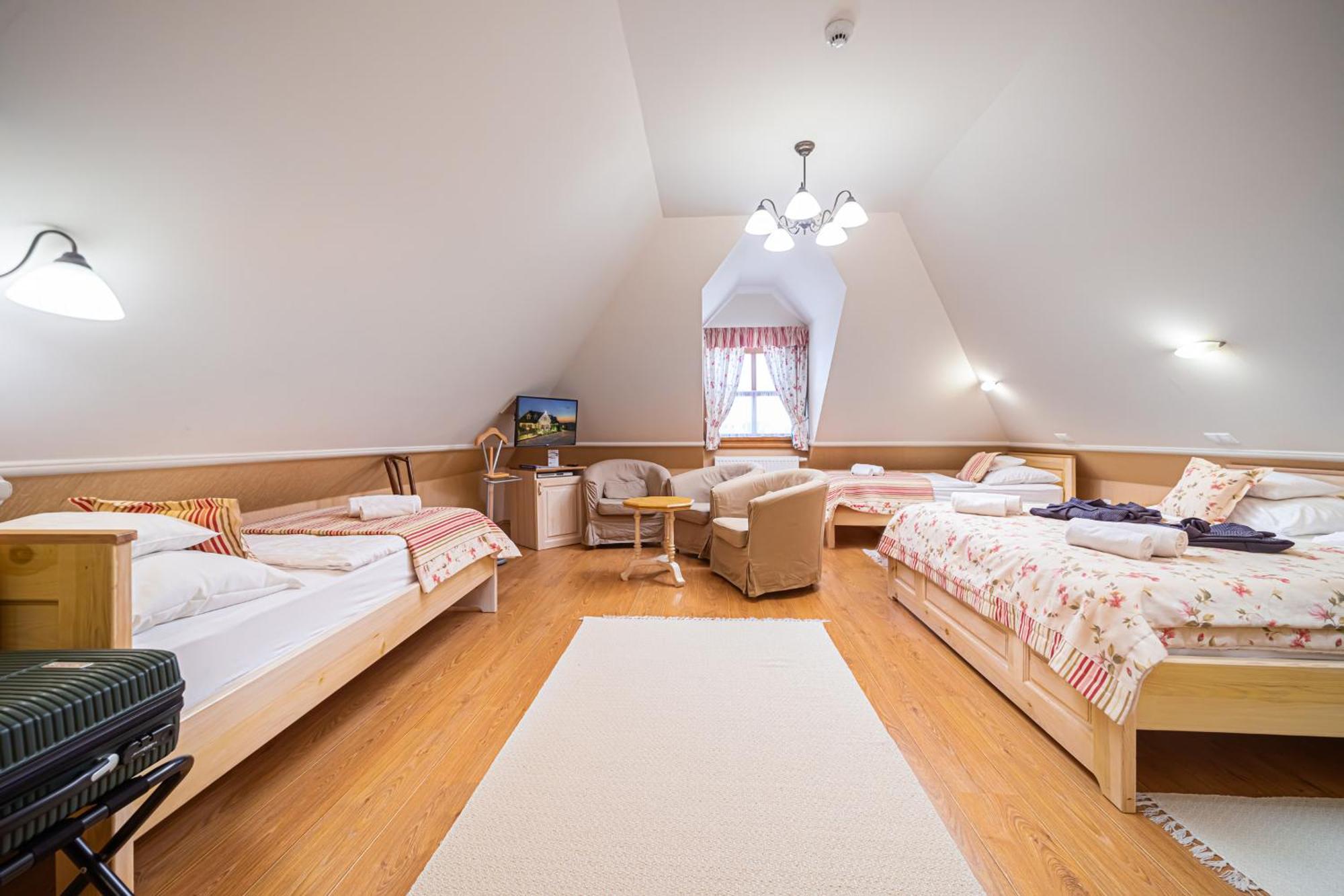 Отель Rigotanya Relax & Wellness Panzio Buekfuerdo Экстерьер фото